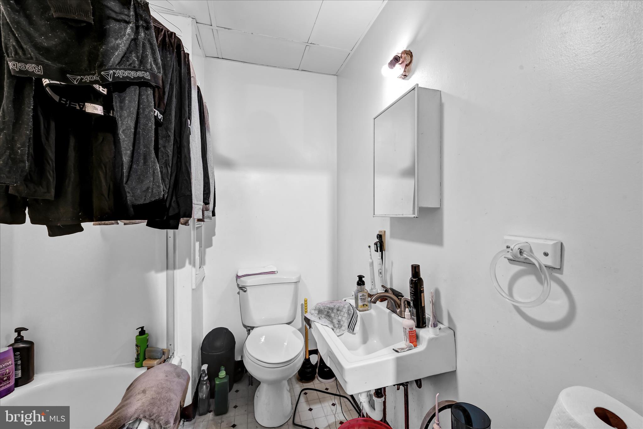 539 Linden Avenue York, PA 17404 - Photo 45 of 51 Apartment 5 - Bathroom
