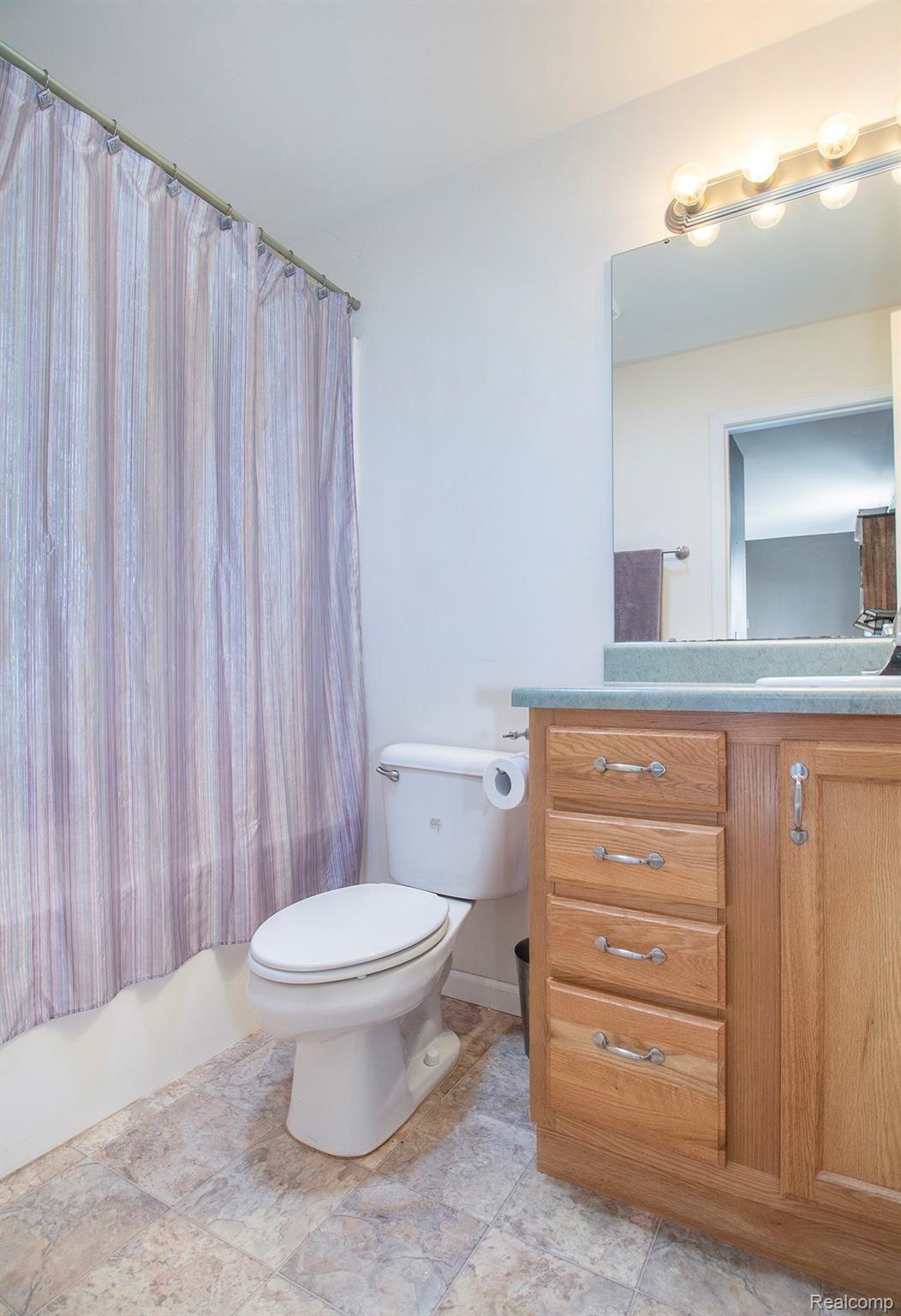 2432 Fisher Road Howell, MI 48855 - Photo 18 of 23 IMG_0823-.jpg