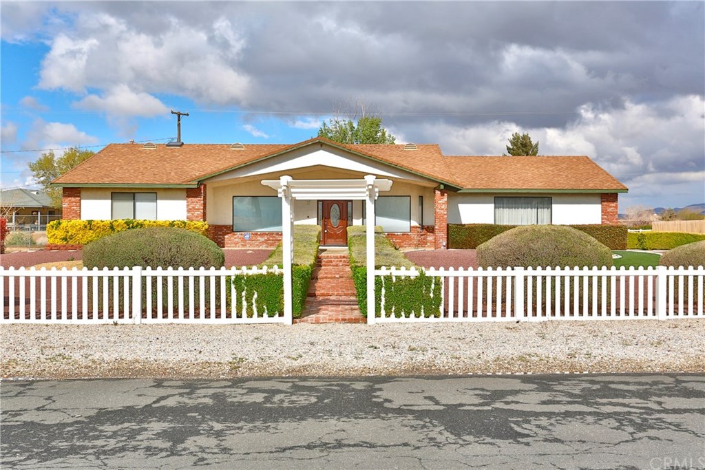 13875 Cronese Road Apple Valley, CA 92307 - Photo 1 of 1