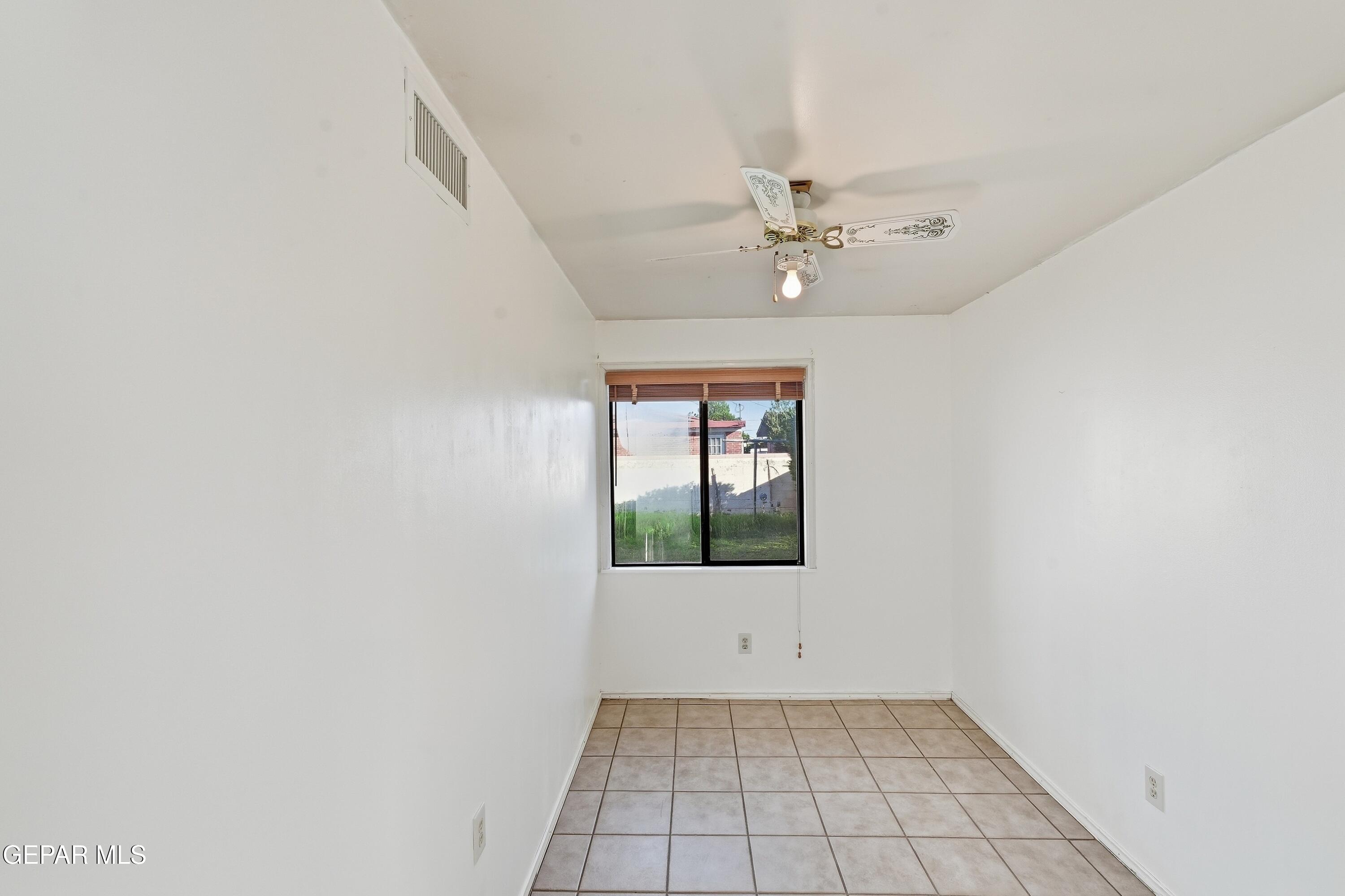 232 Mango Road El Paso, TX 79915 - Photo 12 of 25 image00027