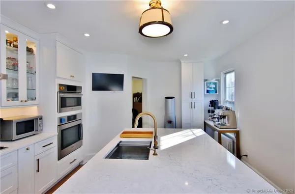 $5,300 | 30 St George Avenue, Stamford, CT 06905