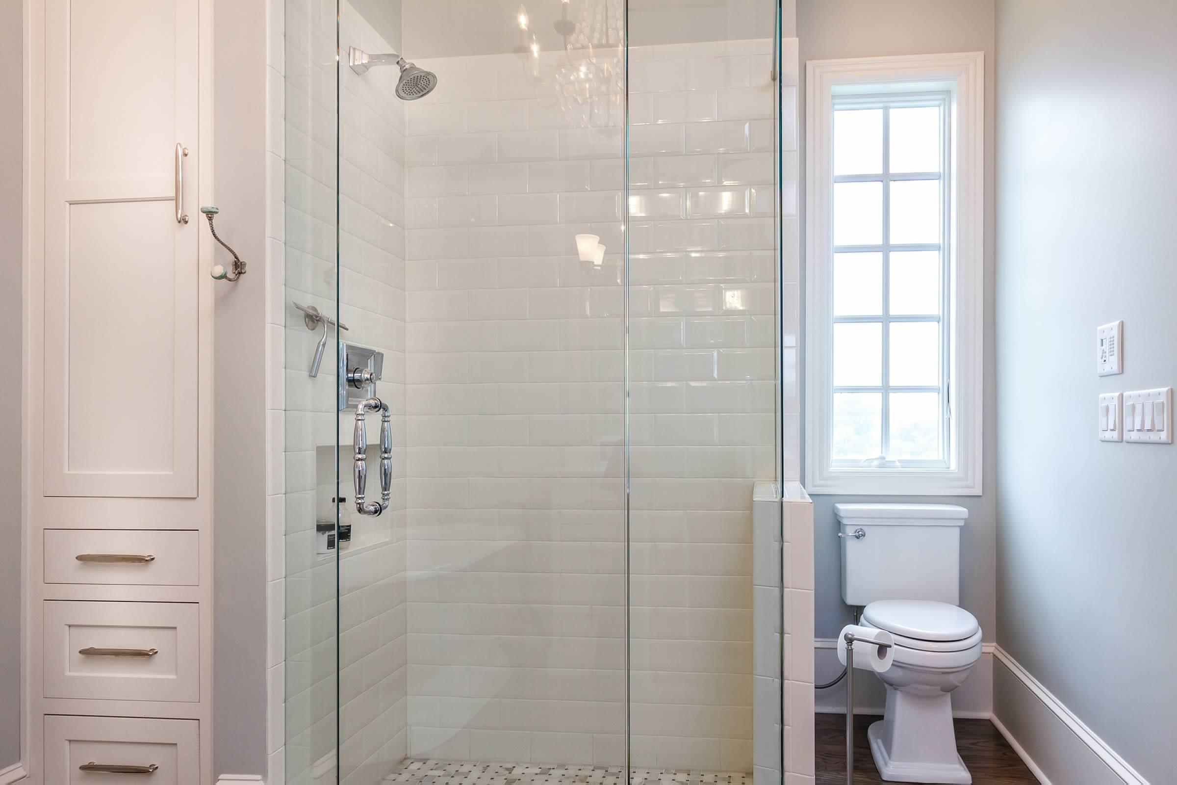 554 Whitehall Road, Unit 126 Chattanooga, TN 37405 - Photo 29 of 60 Her master shower