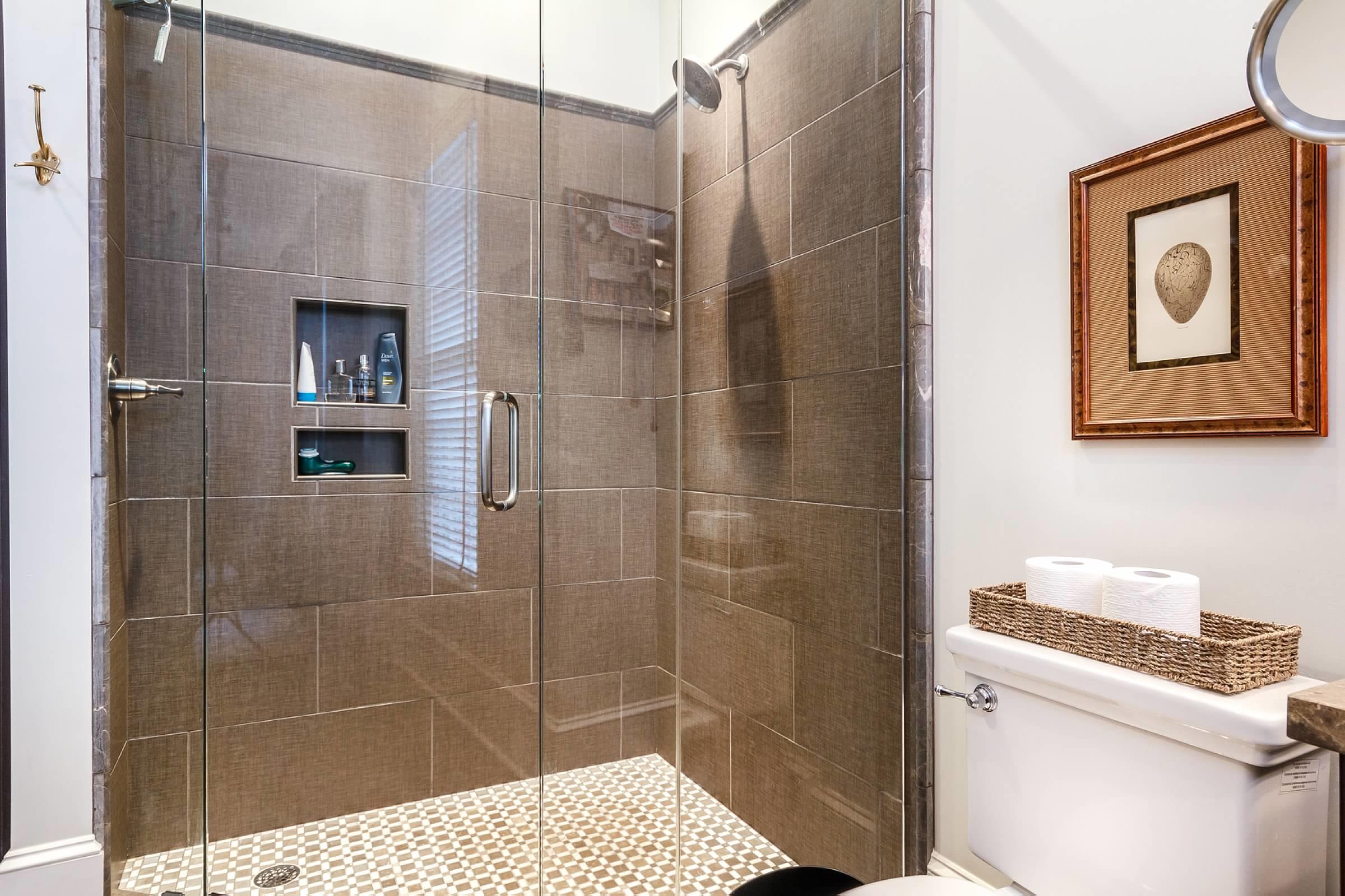 554 Whitehall Road, Unit 126 Chattanooga, TN 37405 - Photo 32 of 60 His master shower