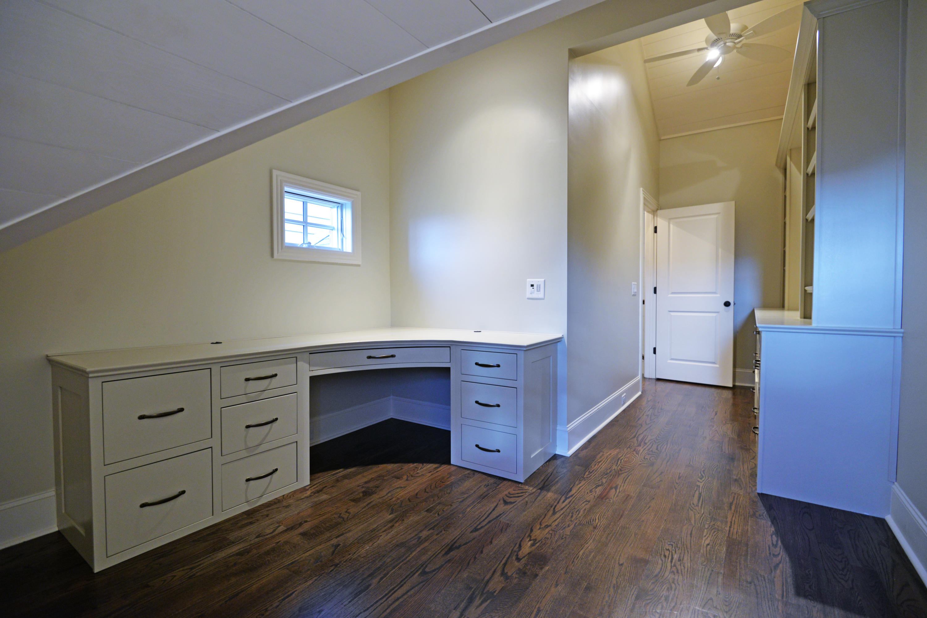 554 Whitehall Road, Unit 126 Chattanooga, TN 37405 - Photo 36 of 60 Upstairs office view 1