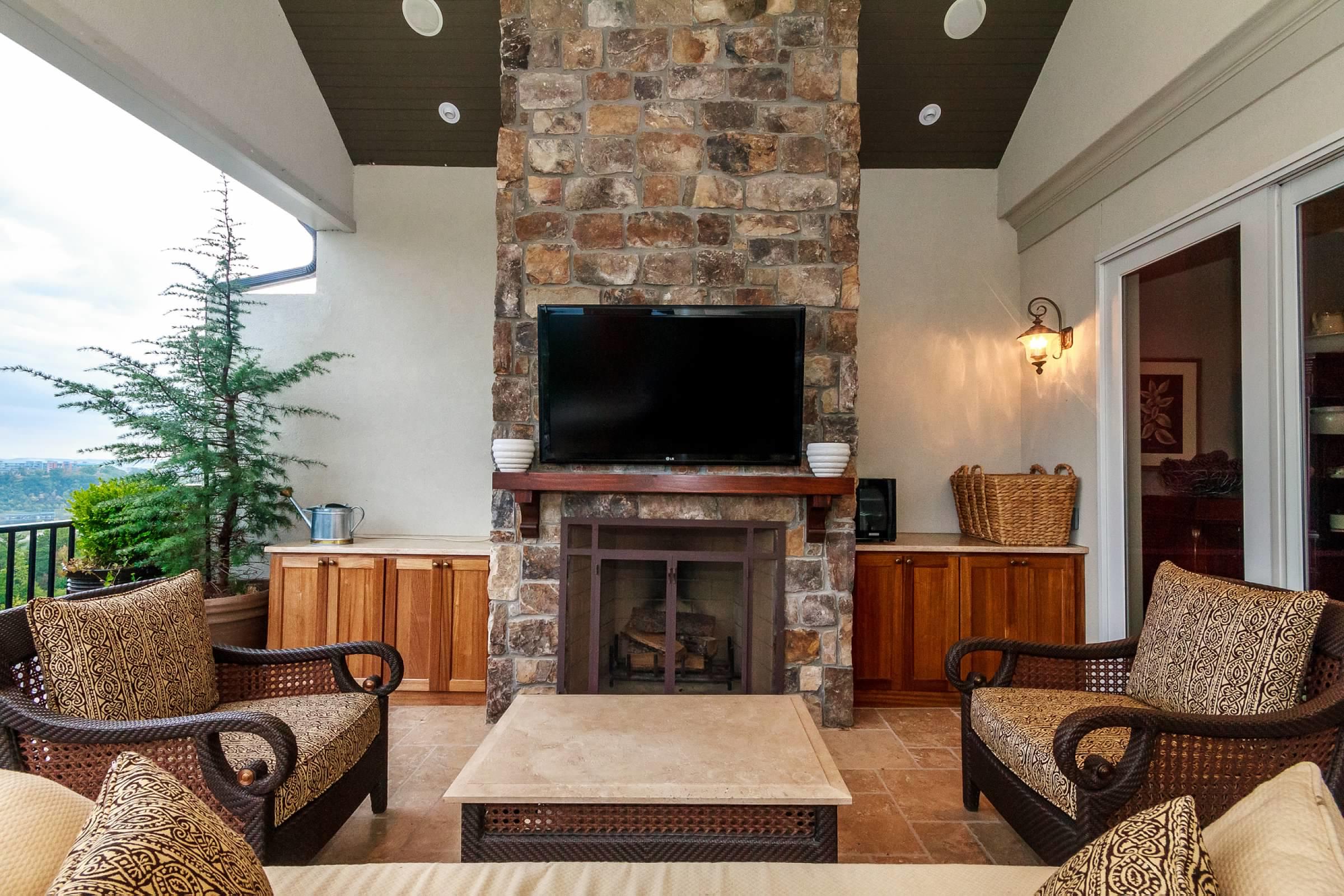 554 Whitehall Road, Unit 126 Chattanooga, TN 37405 - Photo 46 of 60 Outdoor living 2
