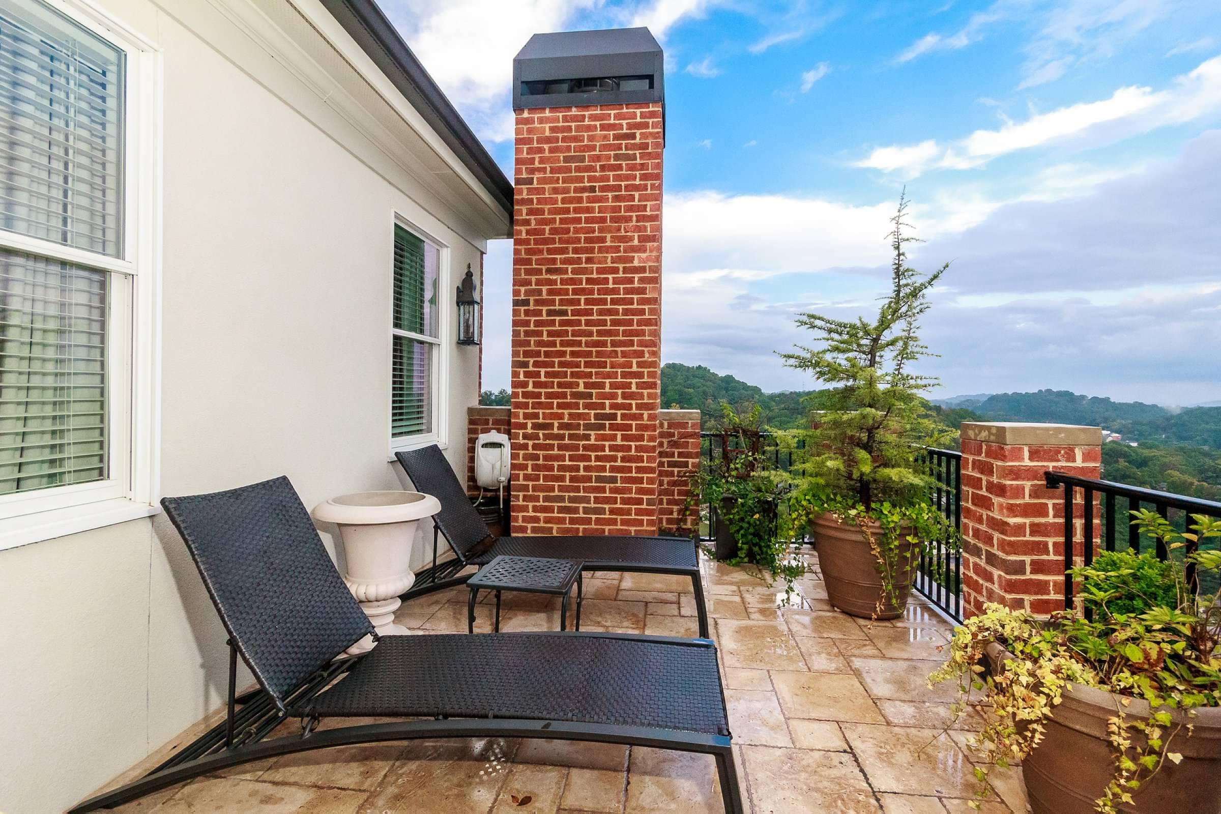 554 Whitehall Road, Unit 126 Chattanooga, TN 37405 - Photo 48 of 60 Upper level patio