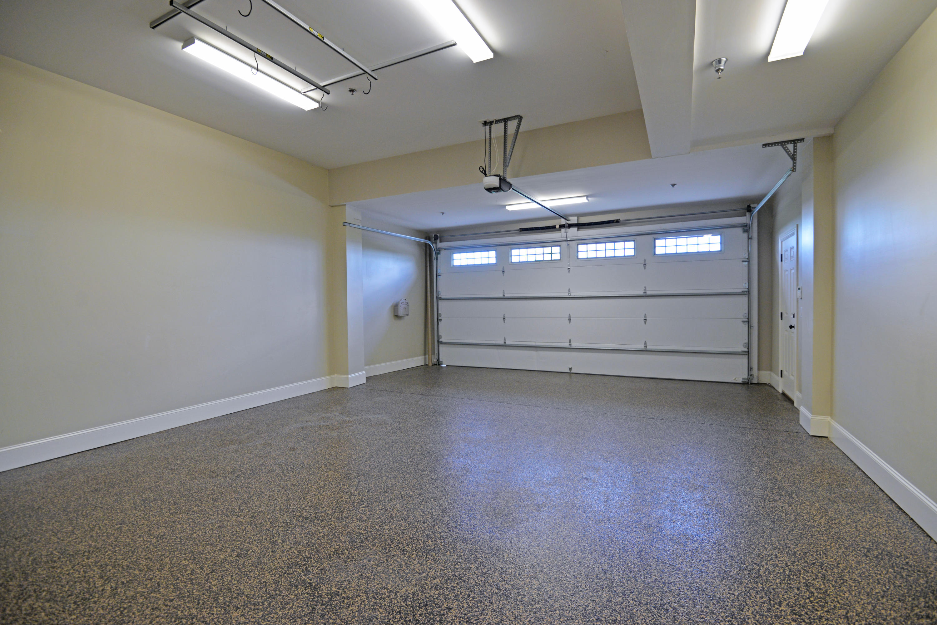 554 Whitehall Road, Unit 126 Chattanooga, TN 37405 - Photo 57 of 60 Private garage view 1