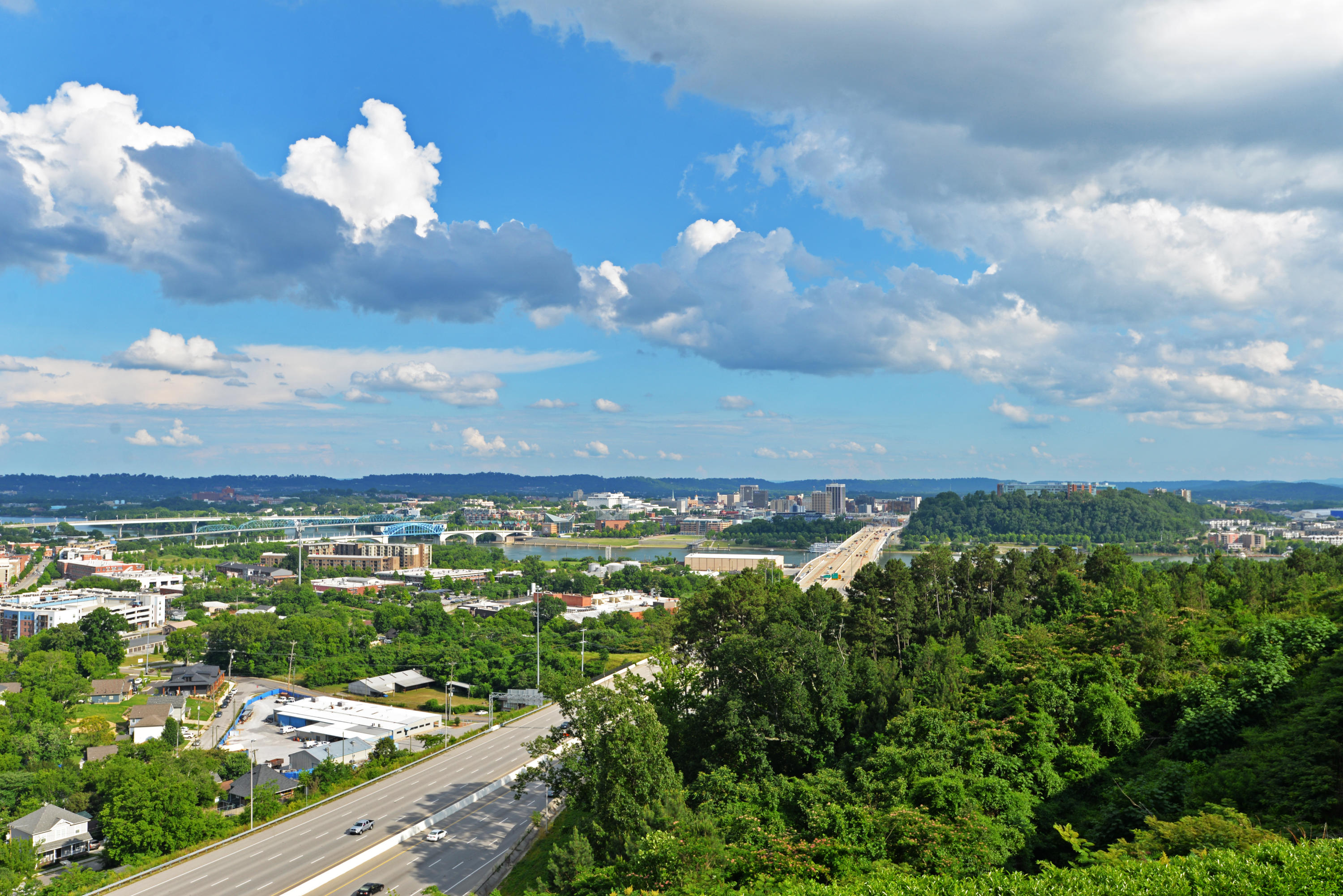 554 Whitehall Road, Unit 126 Chattanooga, TN 37405 - Photo 10 of 60 Main level view right