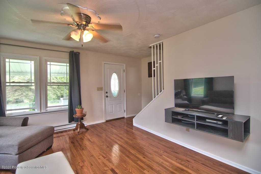 541 Cortez Road Lake Ariel, PA 18436 - Photo 5 of 46