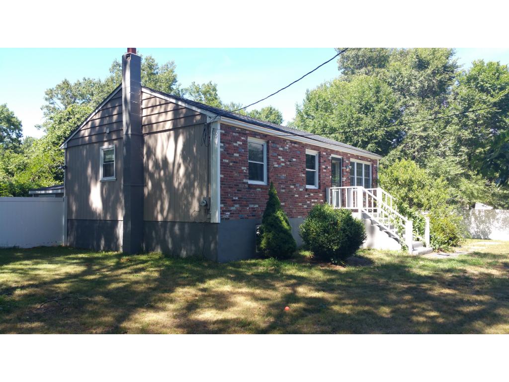28 English Range Road Derry, NH 03038 - Photo 1 of 26