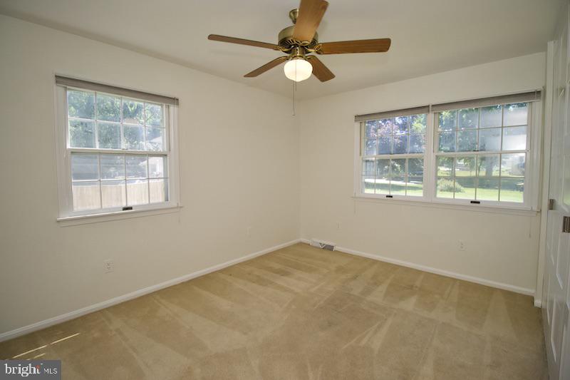 18 North Springview Drive Dover, DE 19901 - Photo 9 of 53