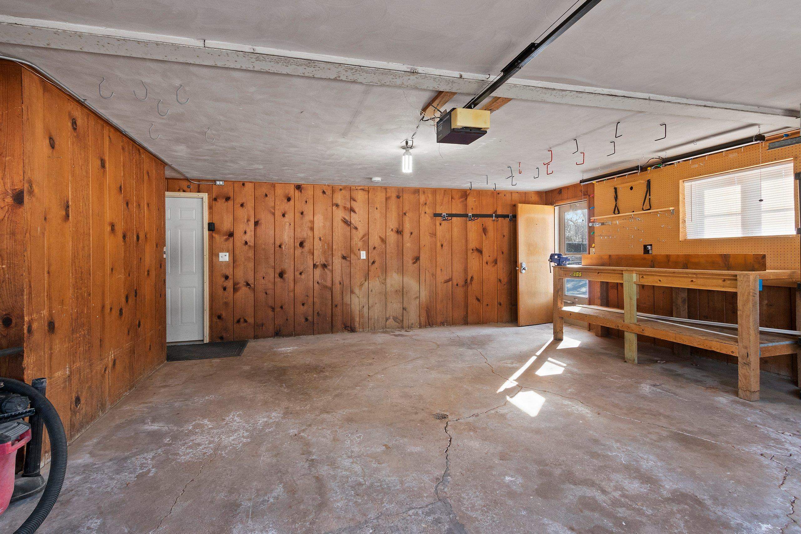 3263 South Clay Street Green Bay, WI 54301 - Photo 37 of 44