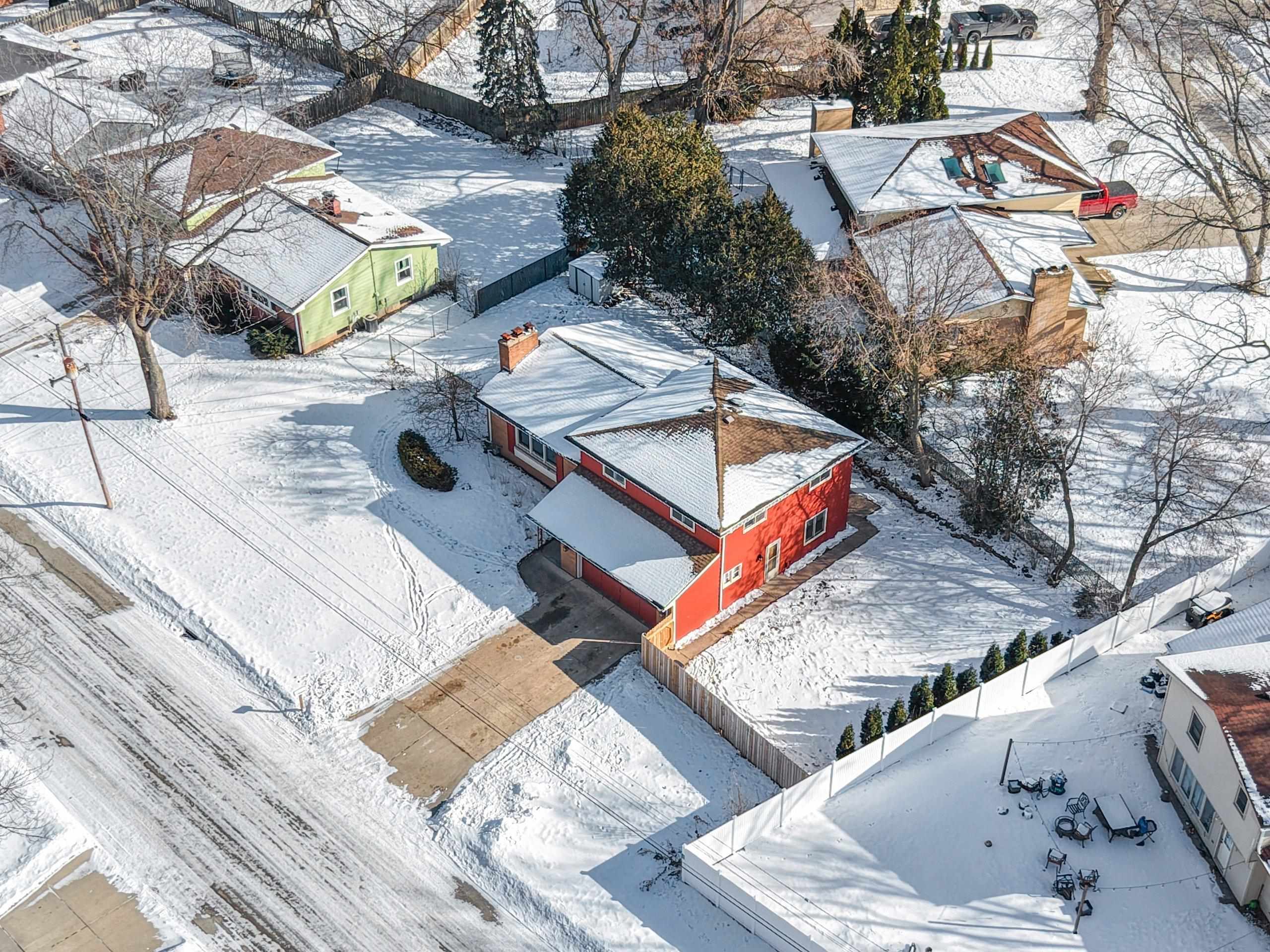 3263 South Clay Street Green Bay, WI 54301 - Photo 10 of 44