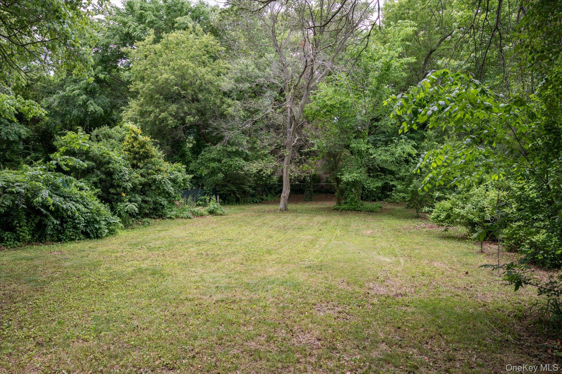 1644 Meadowbrook Road Merrick, NY 11566 - Photo 20 of 23