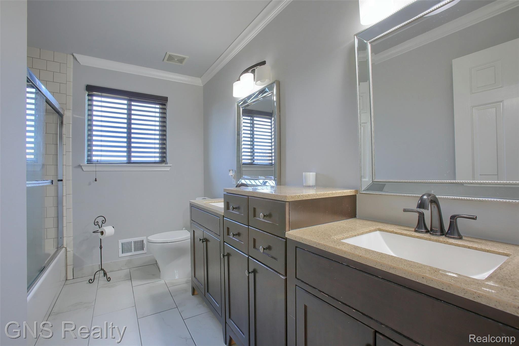 48180 Buell Road Macomb, MI 48044 - Photo 23 of 30 23-Bathroom.jpg