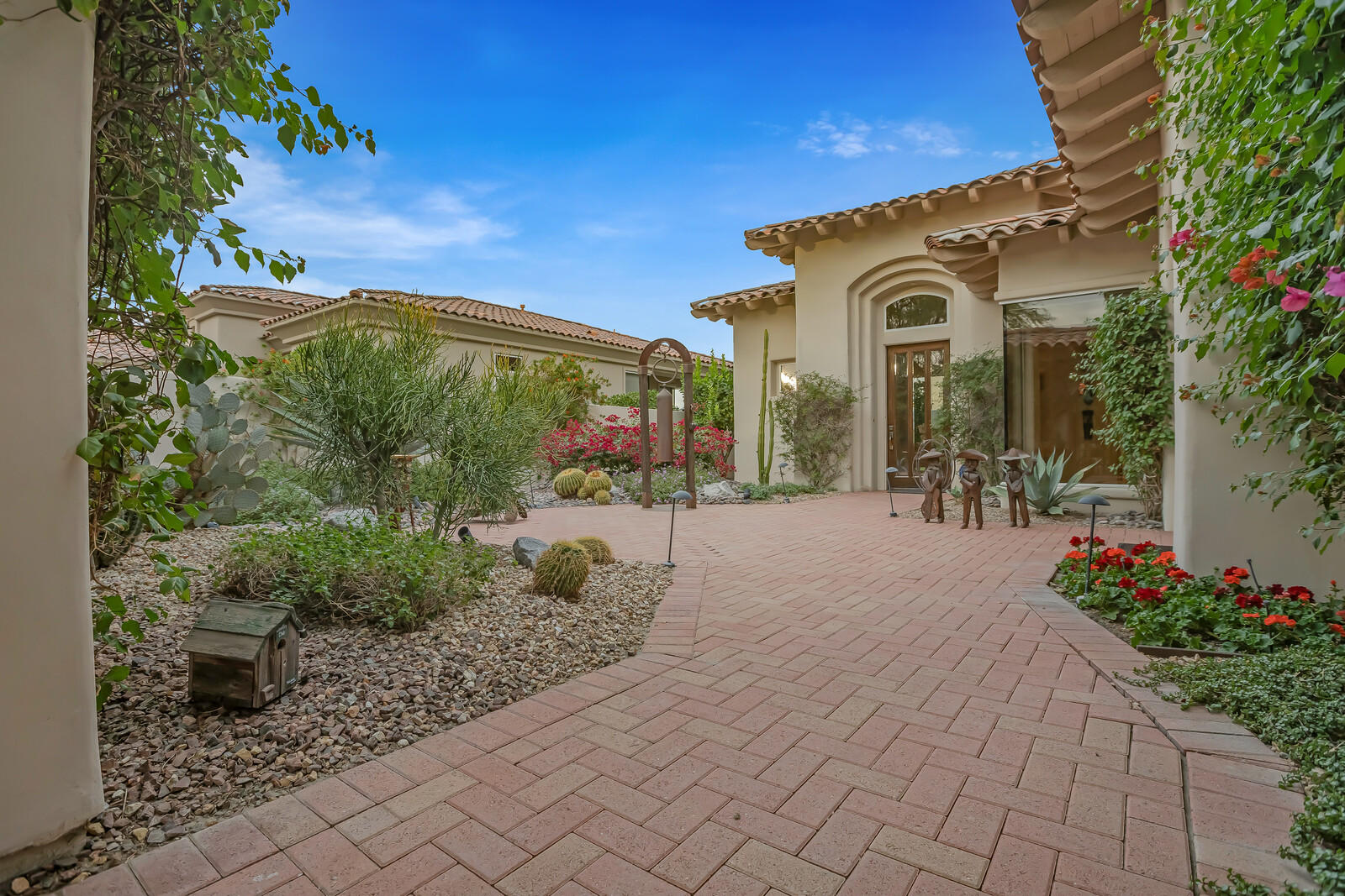 128 Loch Lomond Road Rancho Mirage, CA 92270 - Photo 4 of 42 a view of outdoor space and garden