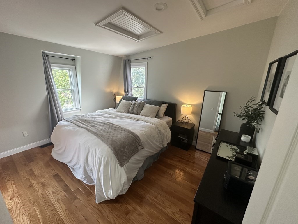 64 L Street Boston, MA 02127 - Photo 11 of 27