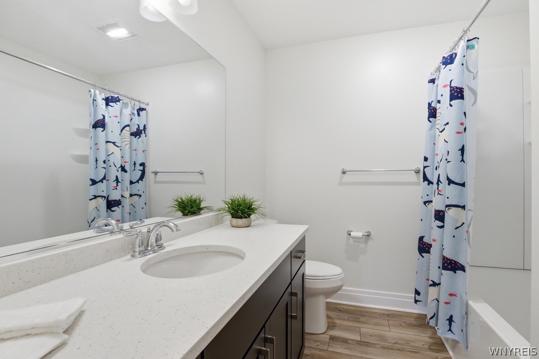 5561 Cooper Ridge Hamburg, NY 14075 - Photo 33 of 50 Upstairs full bathroom