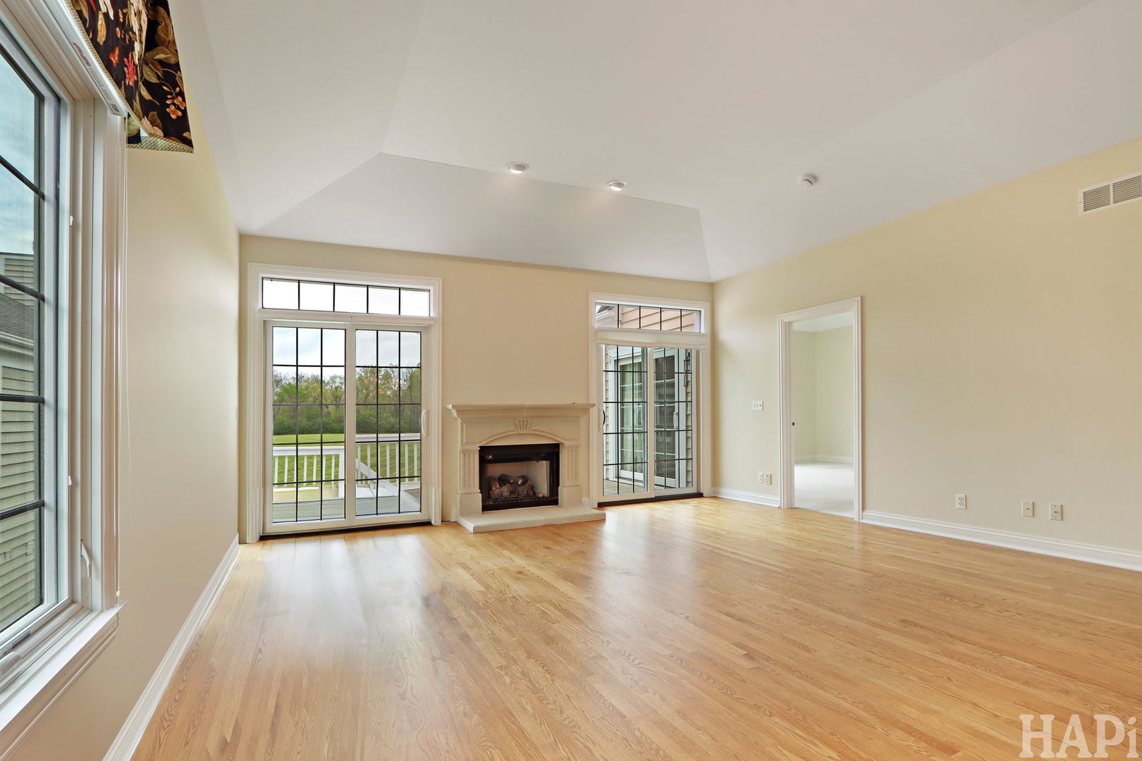 5614 Prairie Ridge Road, Unit 121 Crystal Lake, IL 60014 - Photo 8 of 32 Gallery Image 8
