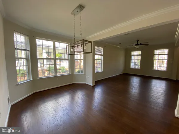 $3,100 | 13822 Custis Square, Woodbridge, VA 22191
