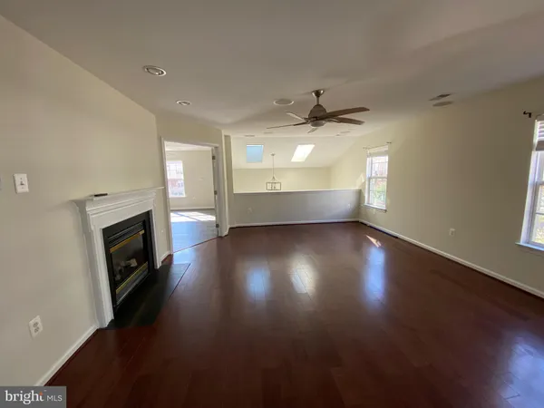 $3,100 | 13822 Custis Square, Woodbridge, VA 22191