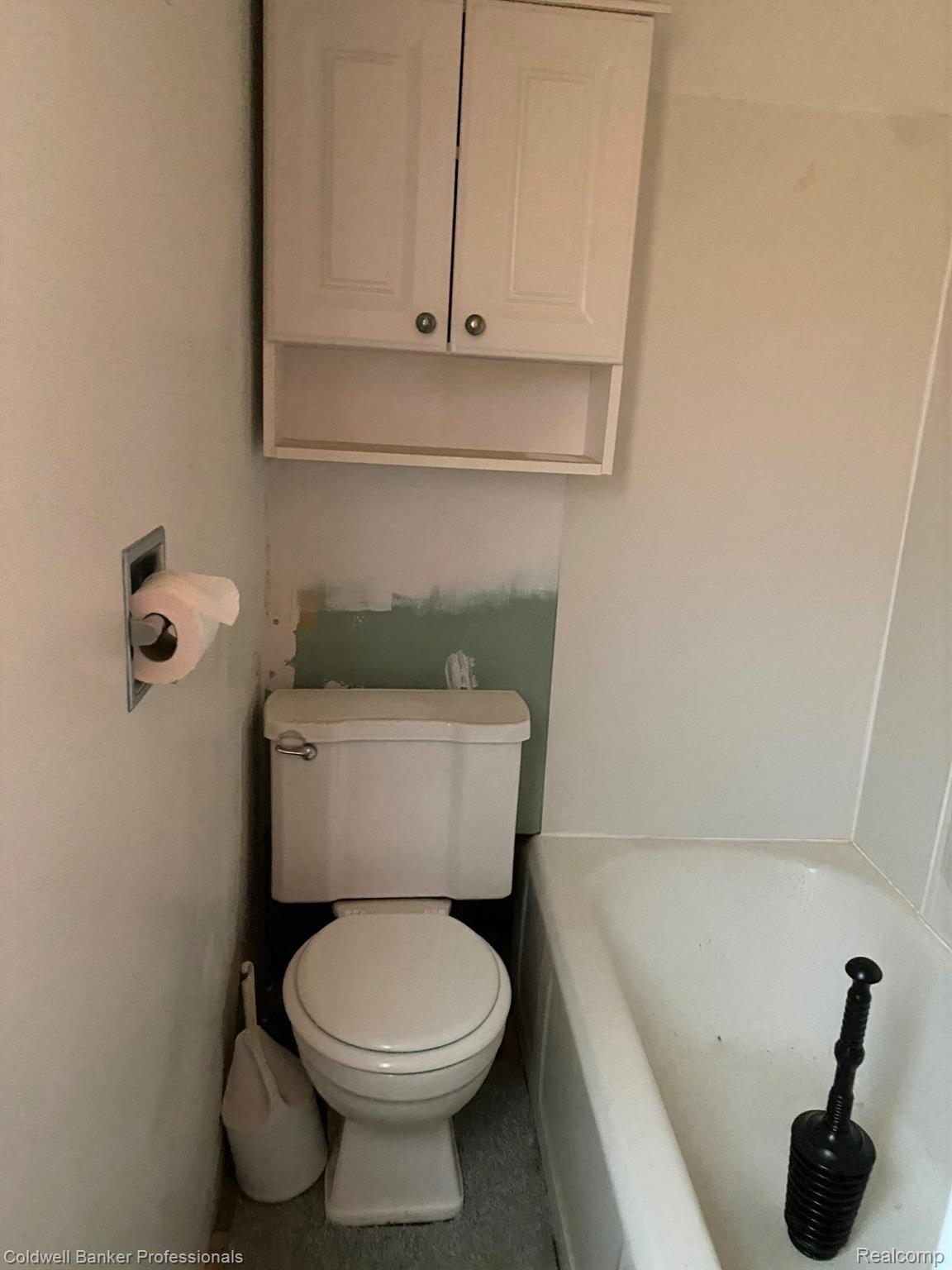 133 North Morrice Road Morrice, MI 48857 - Photo 10 of 16 10 133 Bathroom.jpg