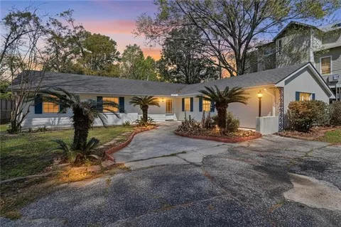 $375,000 | 334 West Street, Mandeville, LA 70448