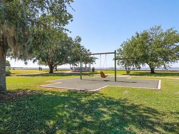 $375,000 | 334 West Street, Mandeville, LA 70448