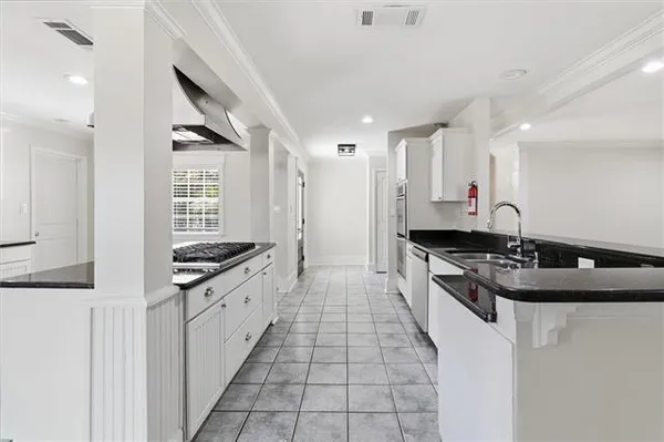 $375,000 | 334 West Street, Mandeville, LA 70448