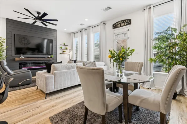 $327,500 | 641 Royal Arch Drive, Conroe, TX 77304