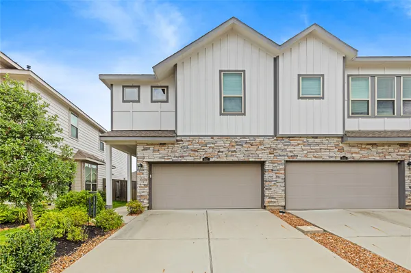 $327,500 | 641 Royal Arch Drive, Conroe, TX 77304