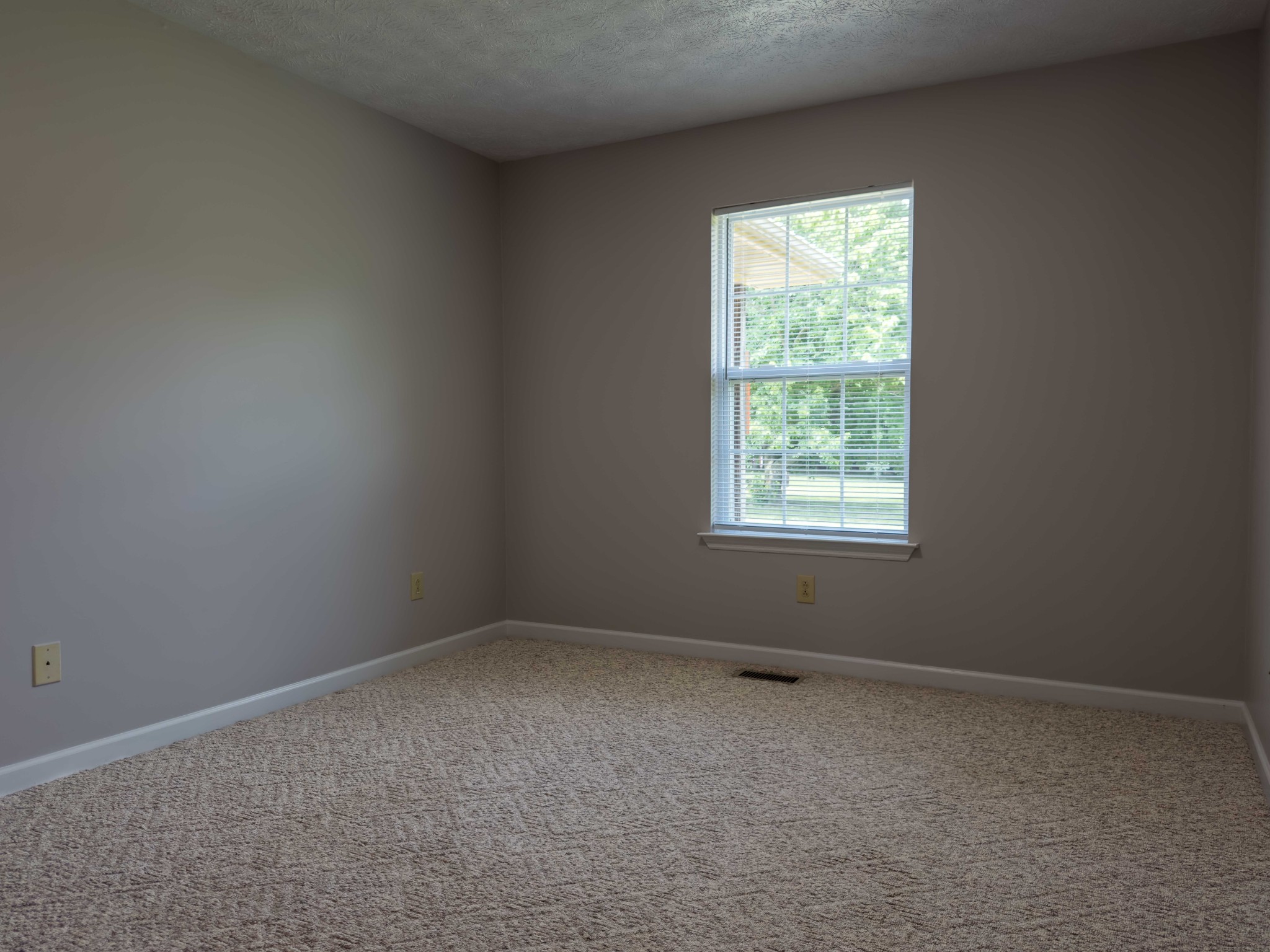 618 Lear Road Portland, TN 37148 - Photo 27 of 29 an empty room with a window