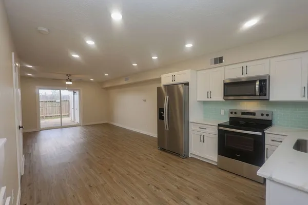 $1,450 | 708 Staitti Street, Unit 6, Humble, TX 77338