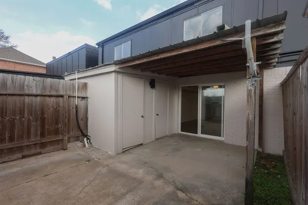 $1,450 | 708 Staitti Street, Unit 6, Humble, TX 77338