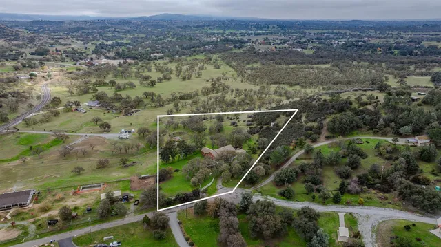 a view of a garage of a house