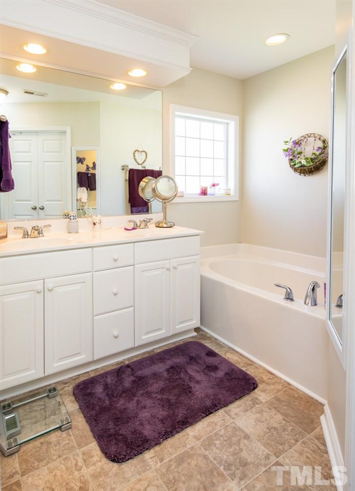 7842 Braefield Drive Raleigh, NC 27616 - Photo 12 of 30 Gallery Image 12