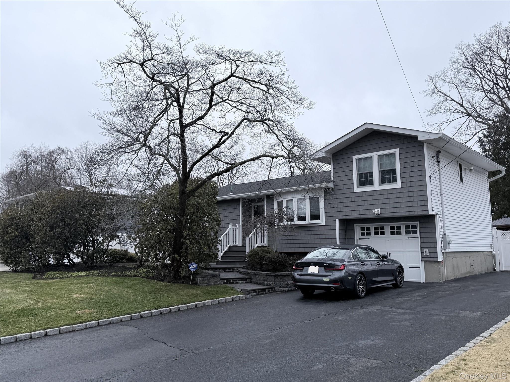 11 Meehan Lane Coram, NY 11727 - Photo 1 of 39
