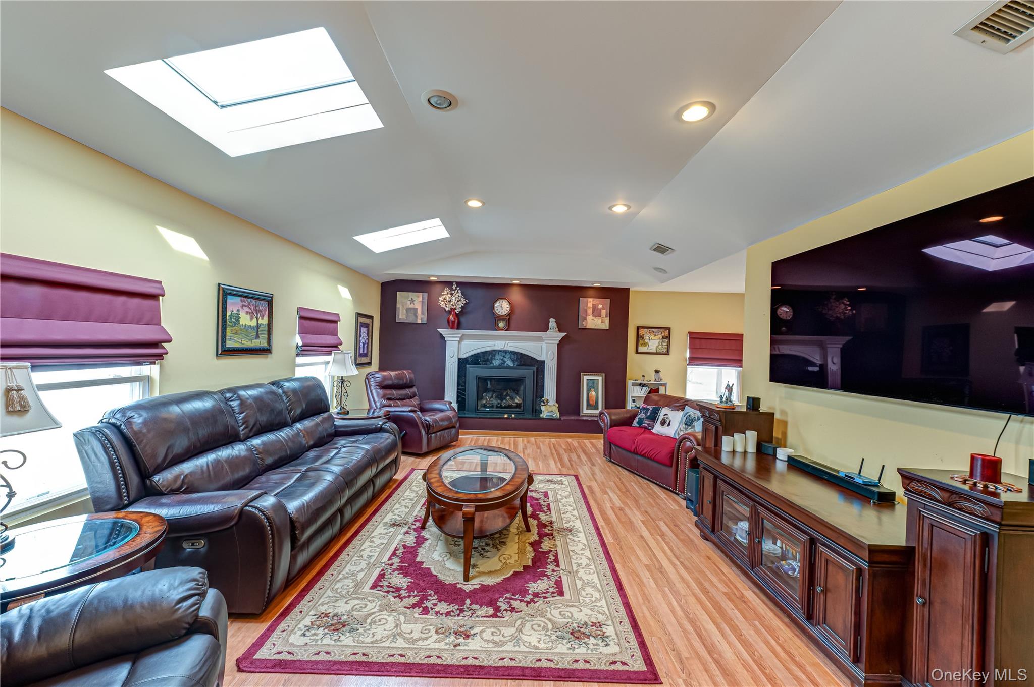 11 Meehan Lane Coram, NY 11727 - Photo 19 of 39