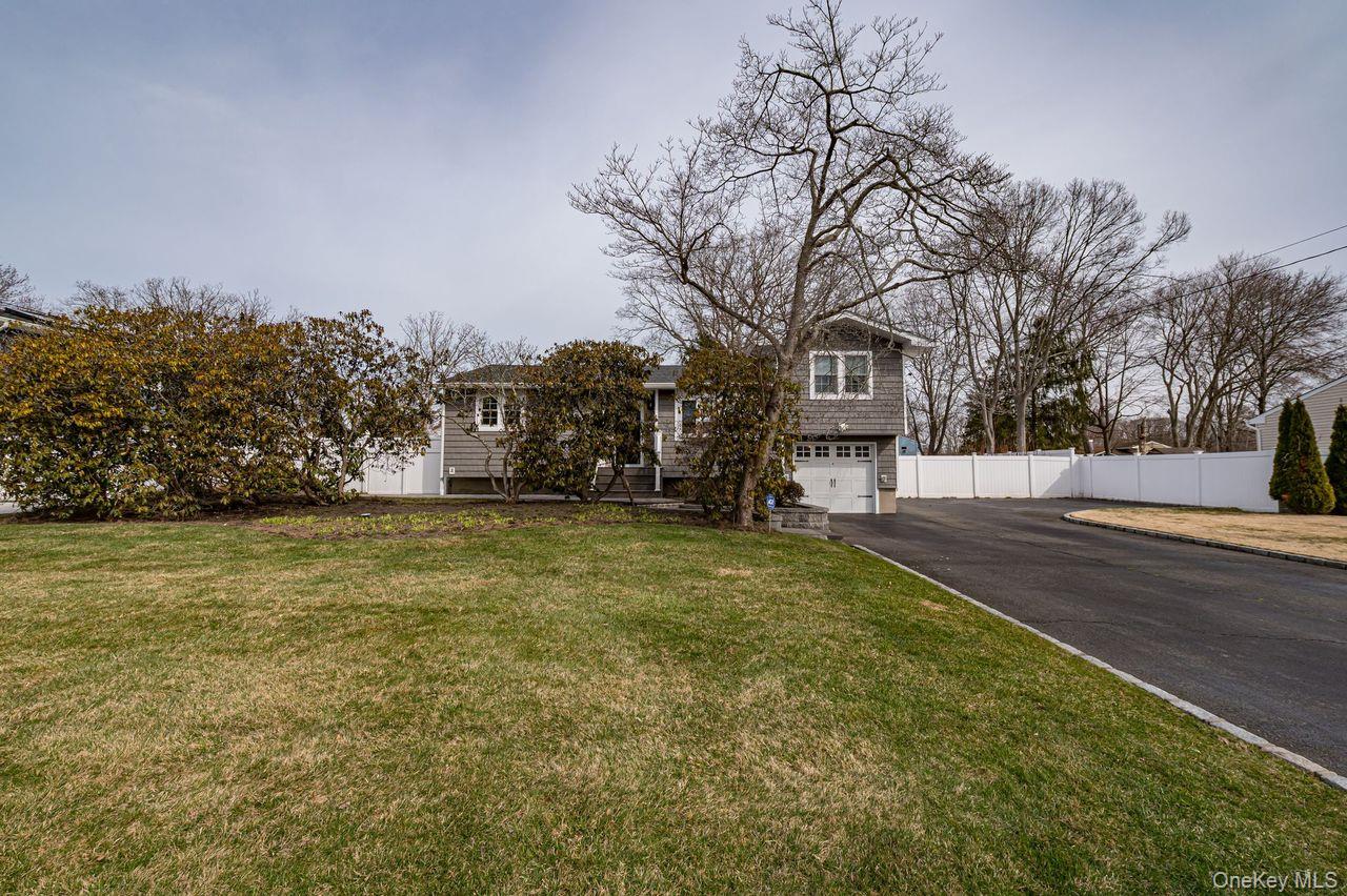 11 Meehan Lane Coram, NY 11727 - Photo 2 of 39