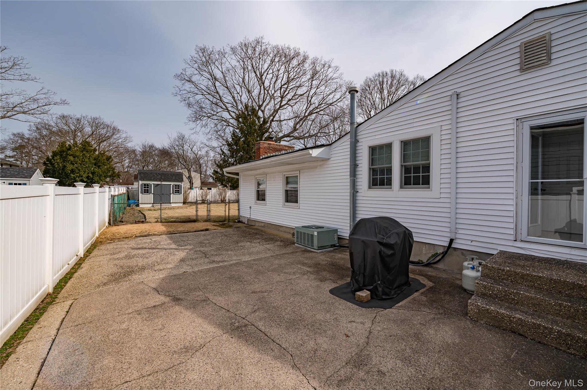 11 Meehan Lane Coram, NY 11727 - Photo 35 of 39
