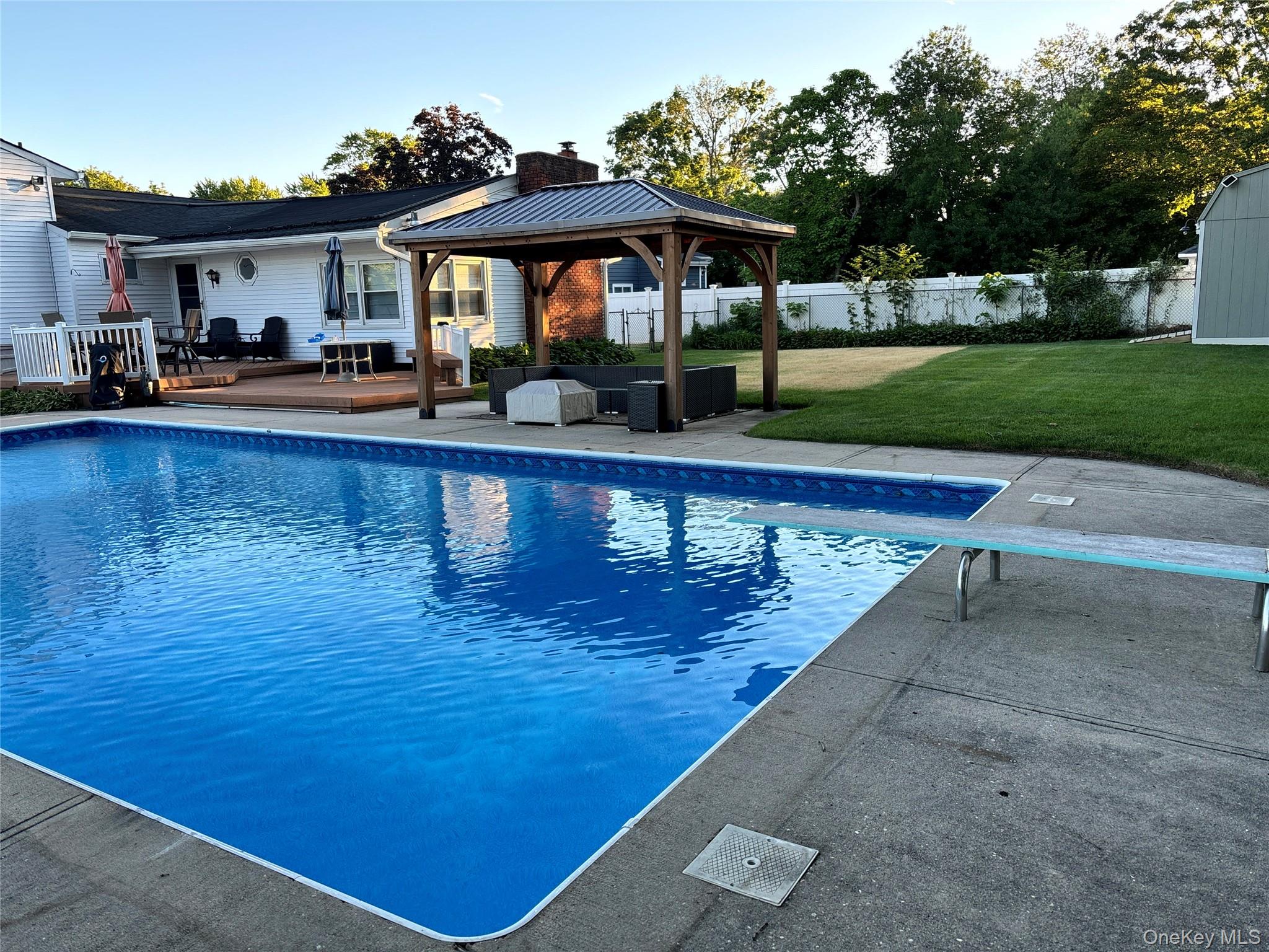11 Meehan Lane Coram, NY 11727 - Photo 7 of 39