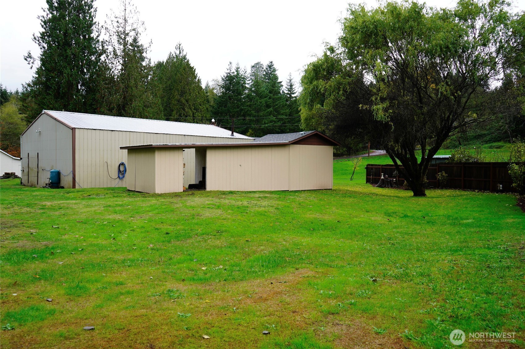 212 McGeary Road Kelso, WA 98626 - Photo 14 of 20 a front view of house with garden