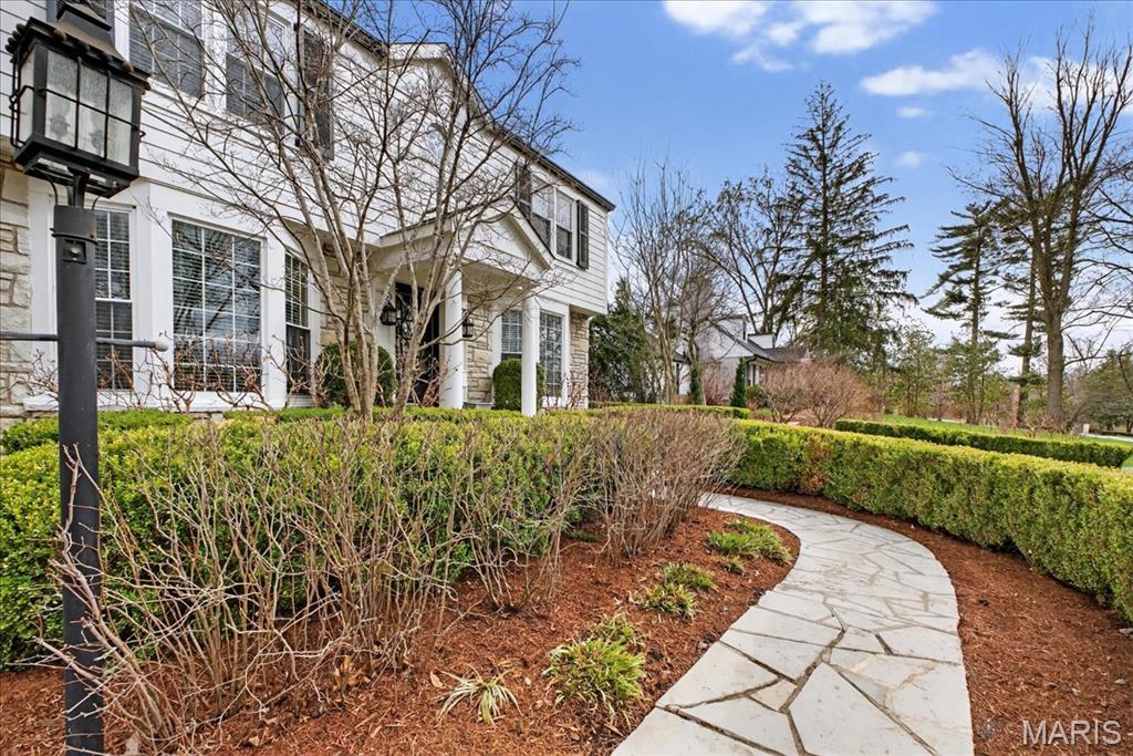 10 Daniel Road St. Louis, MO 63124 - Photo 2 of 64 Gallery Image 2