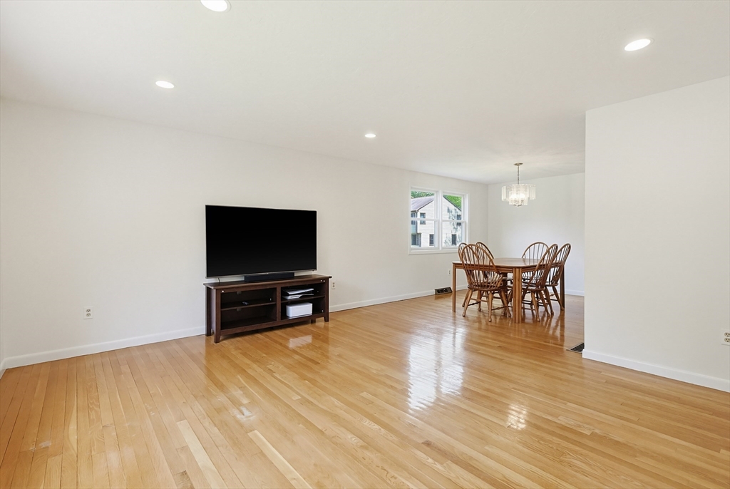 1 Tamworth Road Sharon, MA 02067 - Photo 10 of 31