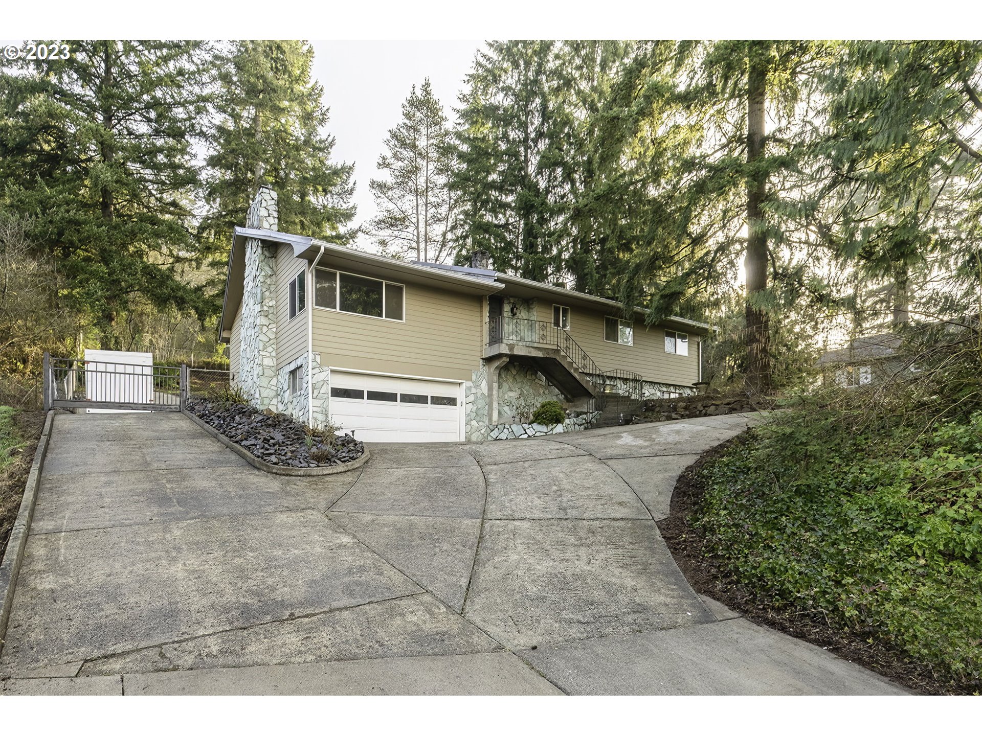 402 Coal Creek Road Longview, WA 98632 - Photo 2 of 45 Gallery Image 2