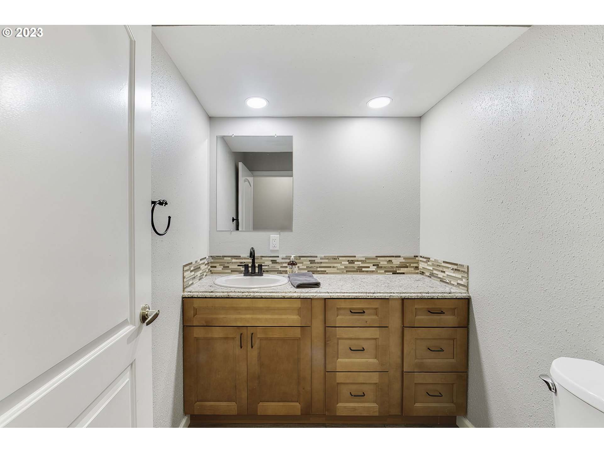 402 Coal Creek Road Longview, WA 98632 - Photo 31 of 45 Bathroom