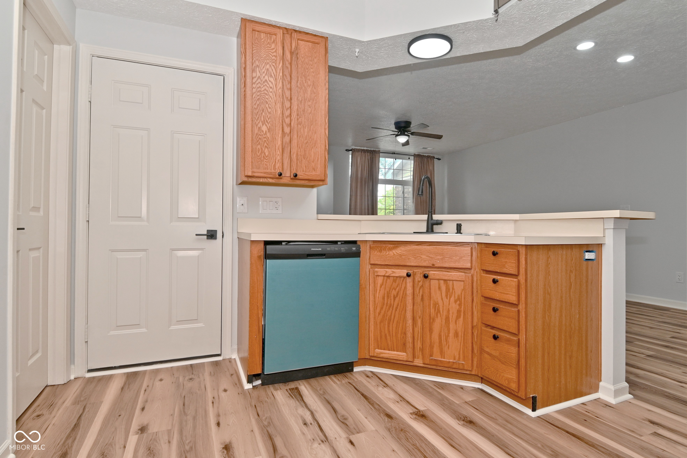 11437 Enclave Boulevard Fishers, IN 46038 - Photo 13 of 35