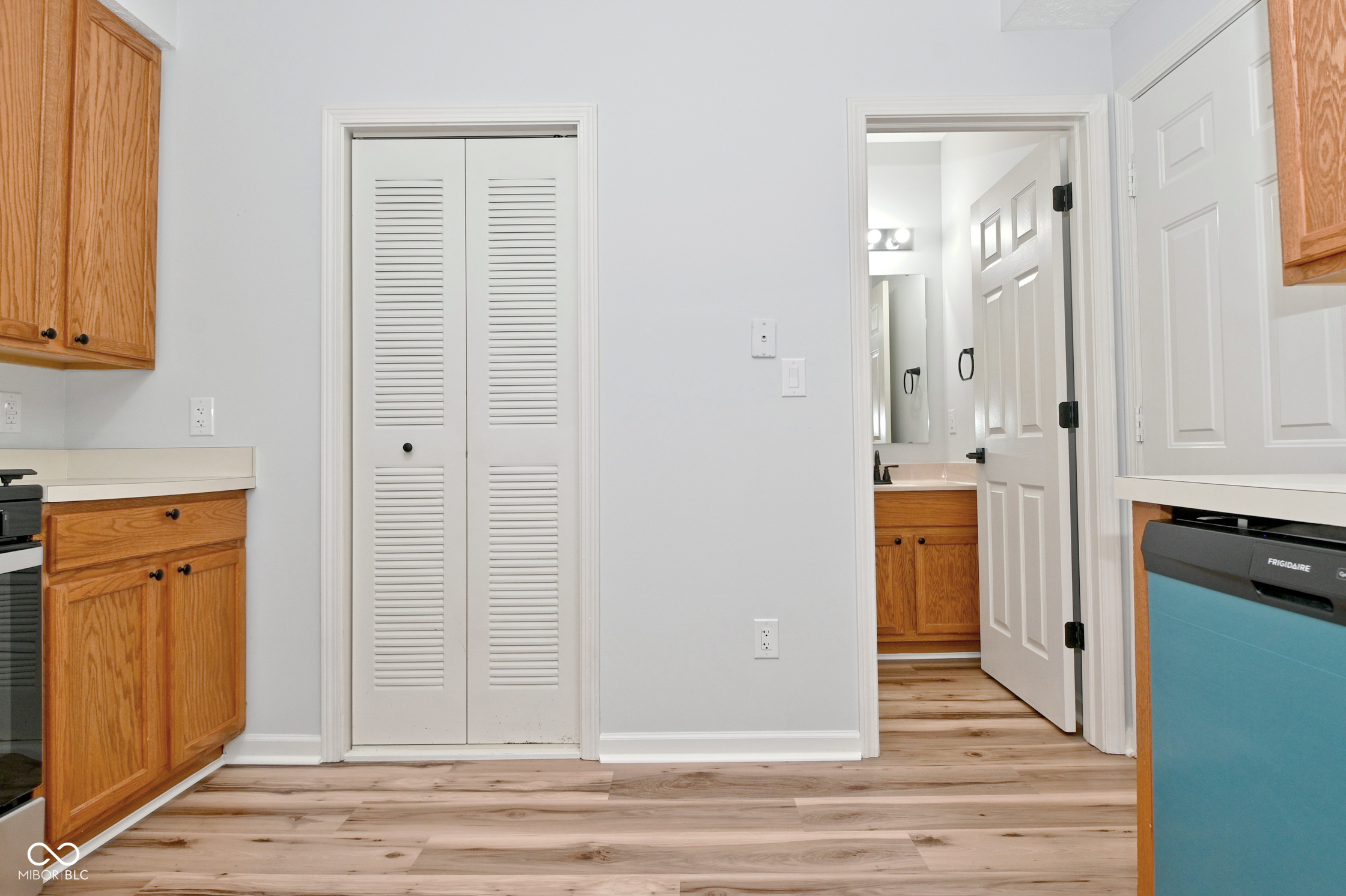 11437 Enclave Boulevard Fishers, IN 46038 - Photo 15 of 35