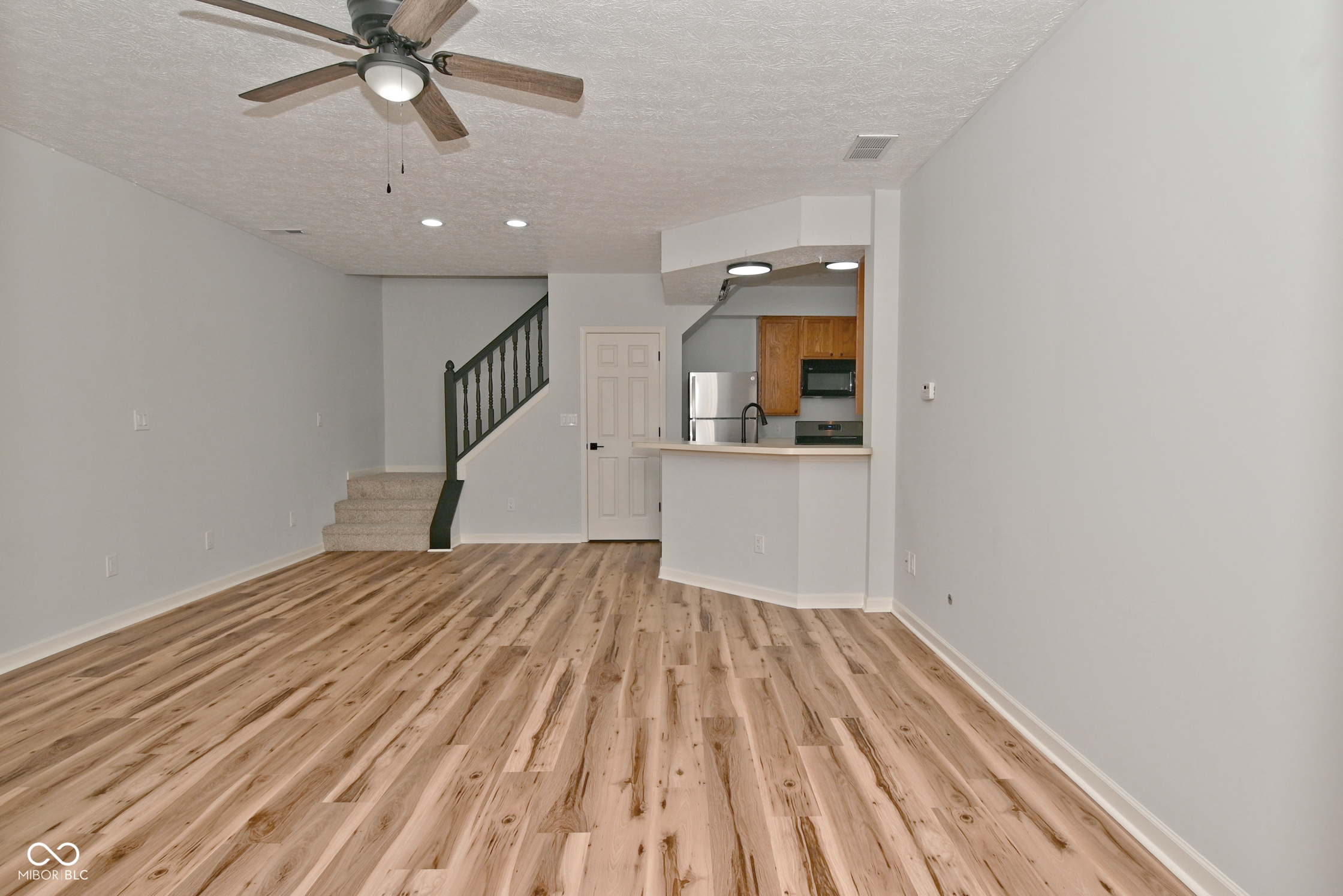 11437 Enclave Boulevard Fishers, IN 46038 - Photo 6 of 35