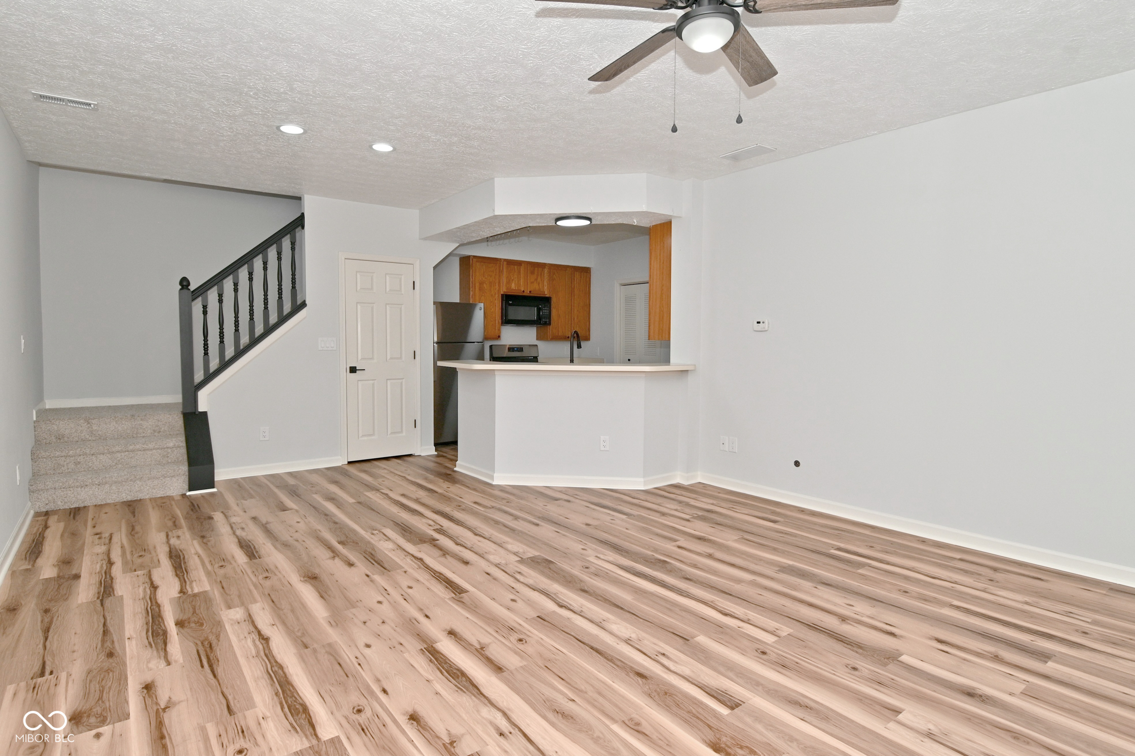 11437 Enclave Boulevard Fishers, IN 46038 - Photo 9 of 35